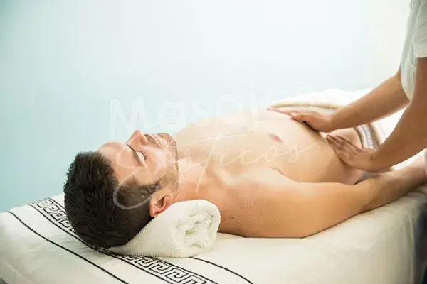 La pregunta: ¿es bueno masajear el pene?, es sumamente frecuente entre hombres que buscan bienestar íntimo, relajación y una conexión más consciente con su placer. Explorar el masaje erótico desde...